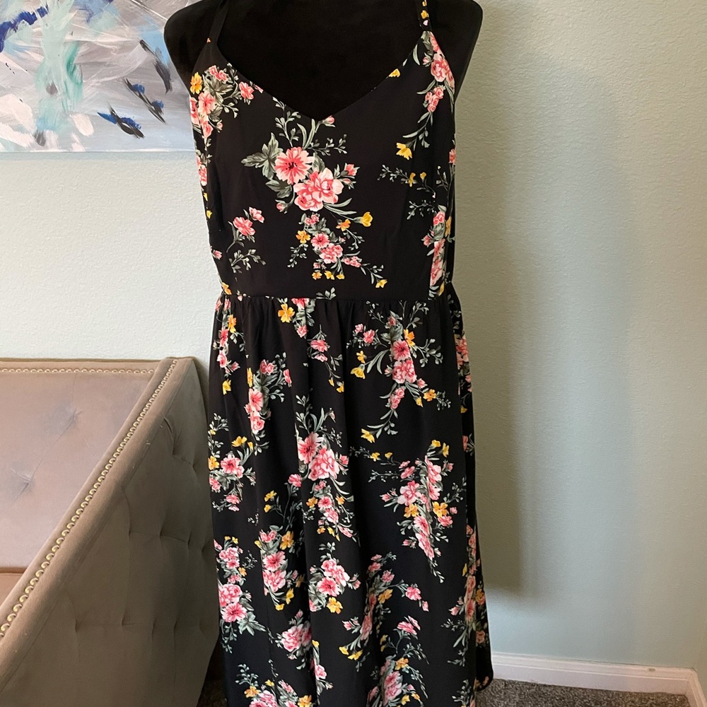 NWOT Floral Midi Dress